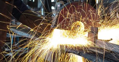 long-exposure-sparks-welding-295505 spawacz stargard ślusarz stargard